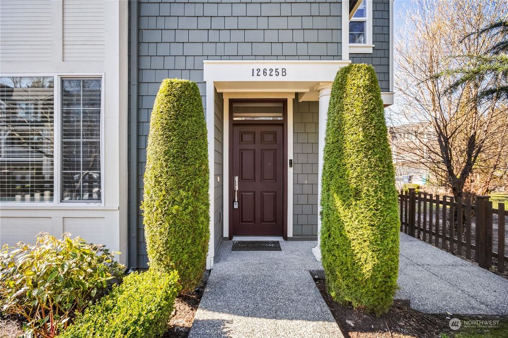Photo of 12625 177th Avenue NE #B, Redmond, WA 98052 (MLS # 2213003)