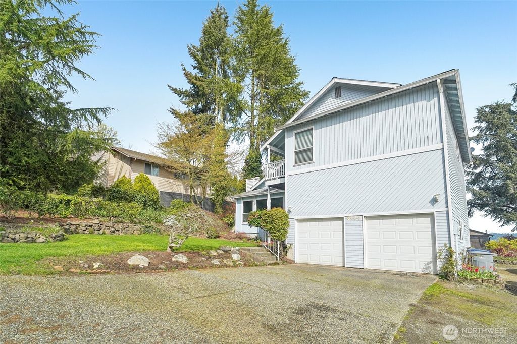 Photo of 8124 S 121st Street, Seattle, WA 98178 (MLS # 2362611)
