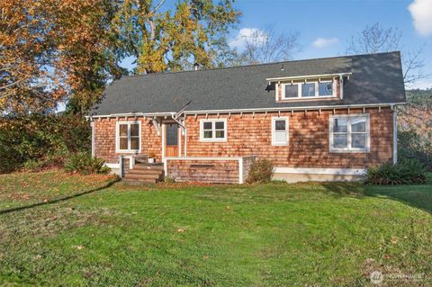 Photo of 357 E Birnie Slough Road, Cathlamet, WA 98612 (MLS # 2455748)