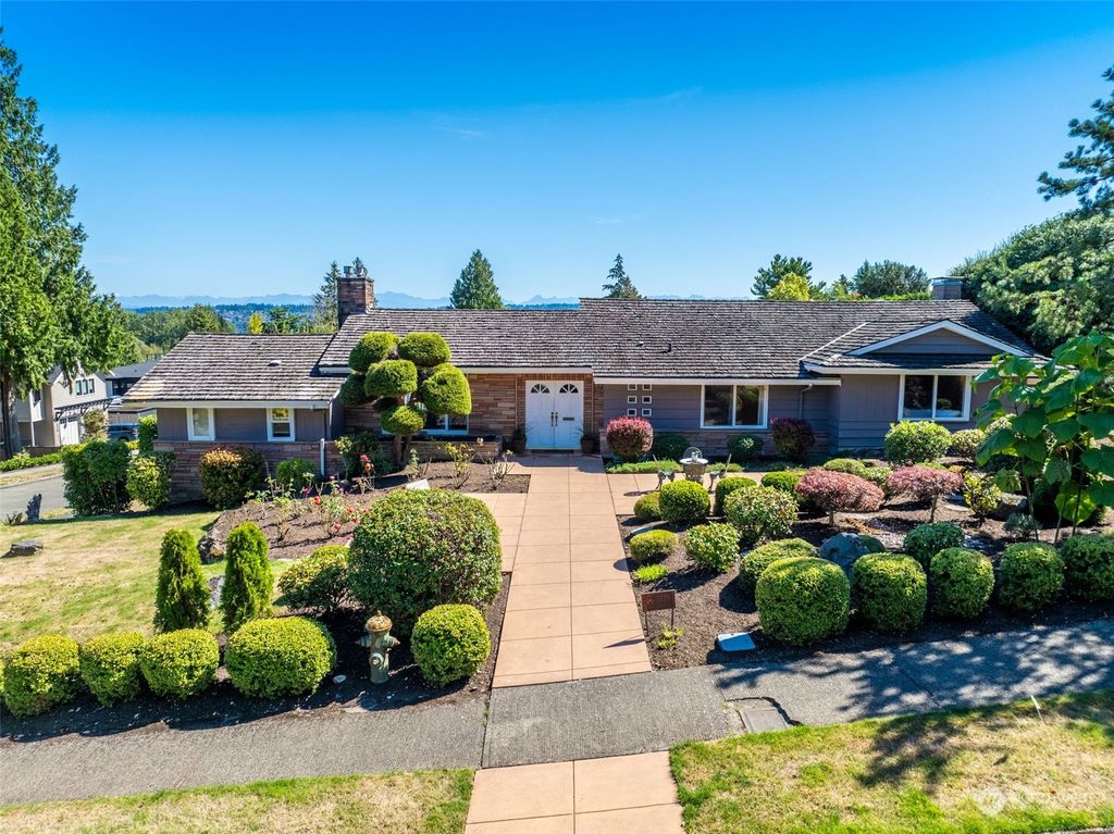 Photo of 5770 63rd Avenue NE, Seattle, WA 98105 (MLS # 2282855)