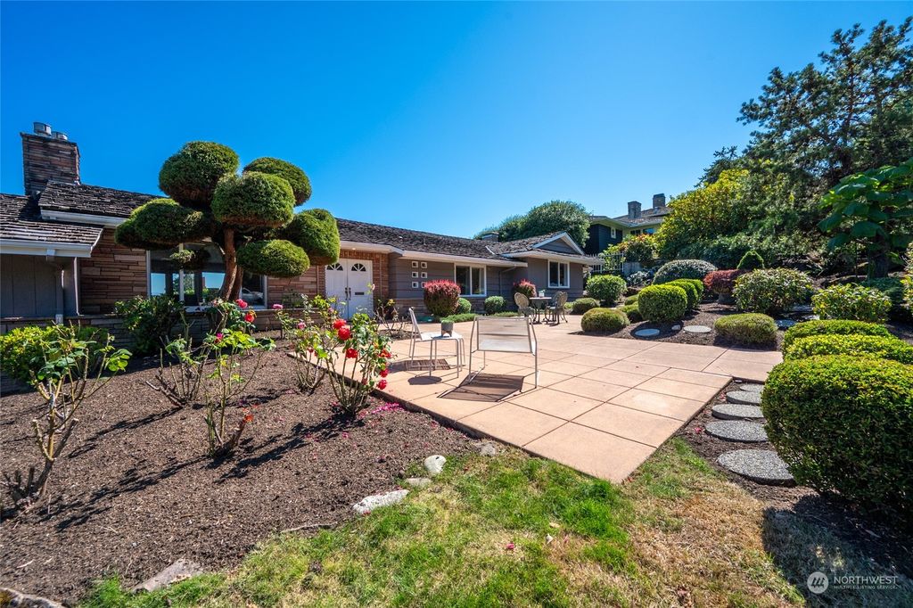 Photo of 5770 63rd Avenue NE, Seattle, WA 98105 (MLS # 2282855)
