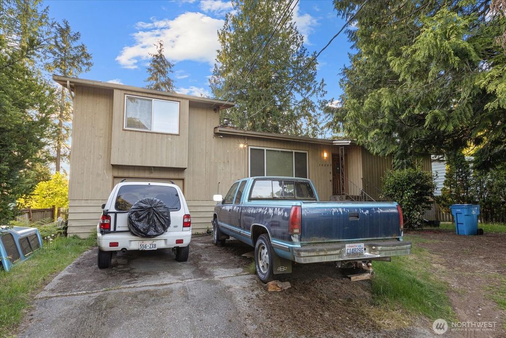 Photo of 18045 3rd Avenue NE, Shoreline, WA 98155 (MLS # 2370567)