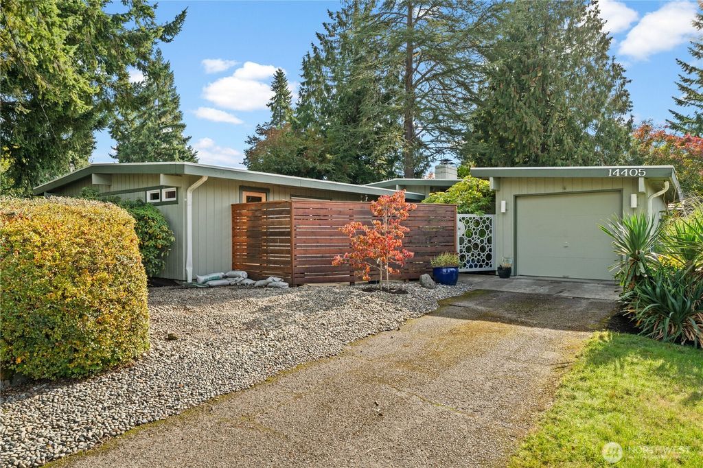 Photo of 14405 SE 14th St St, Bellevue, WA 98007 (MLS # 2447169)
