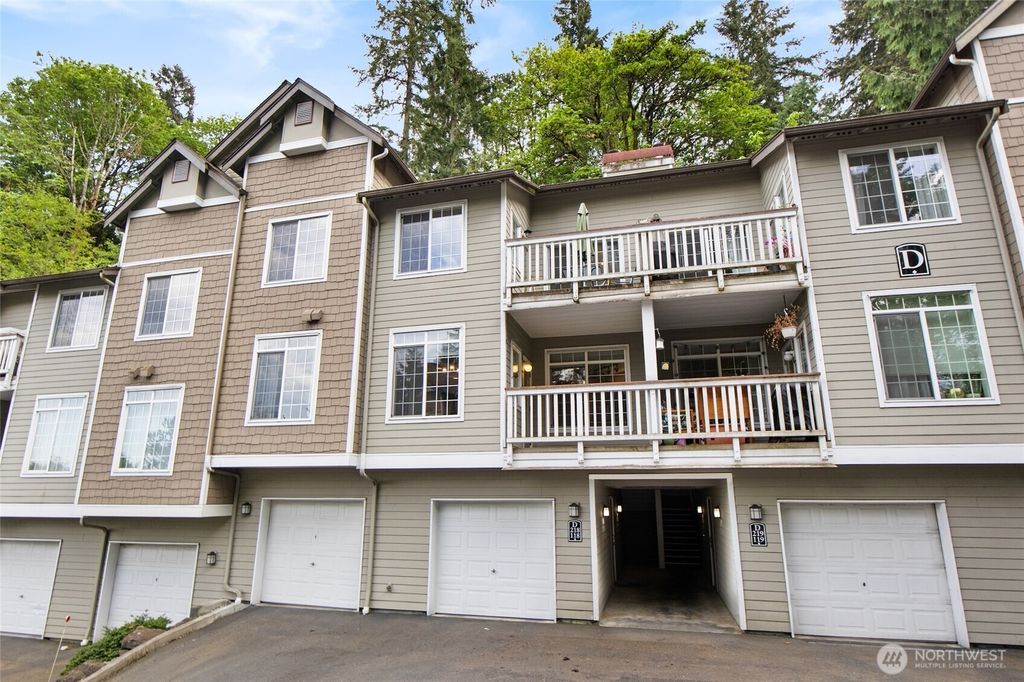 Photo of 18505 SE Newport Way #D118, Issaquah, WA 98027 (MLS # 2522506)