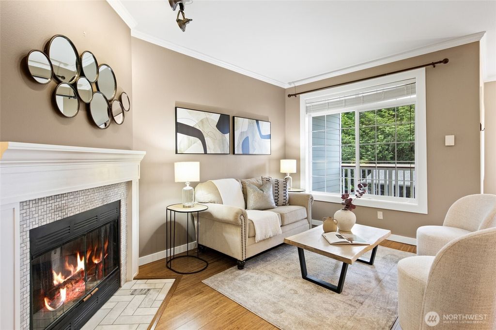 Photo of 18505 SE Newport Way #D118, Issaquah, WA 98027 (MLS # 2522506)