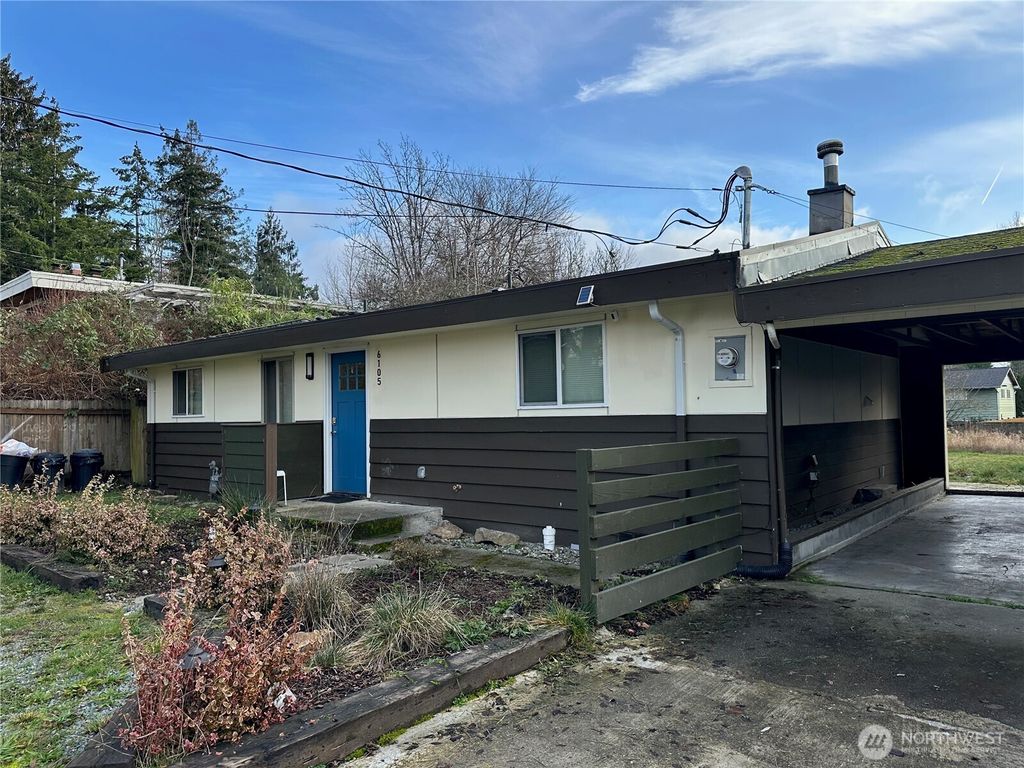 Photo of 6105 S 124th St St, Seattle, WA 98178 (MLS # 2425328)