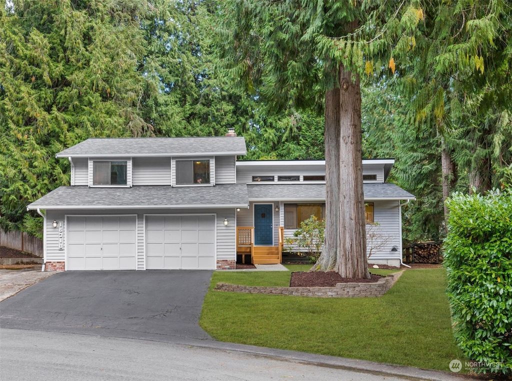 Photo of 16318 197th Avenue NE, Woodinville, WA 98077 (MLS # 2163675)