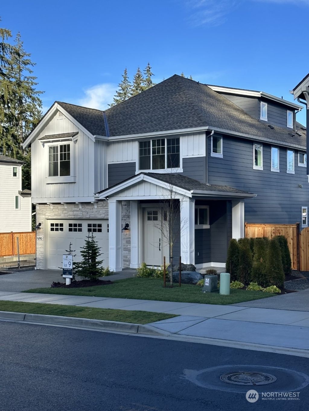 Photo of 7690 NE 165th Place, Kenmore, WA 98028 (MLS # 2027136)