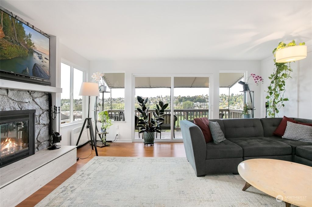 Photo of 2552 14th Avenue W #402, Seattle, WA 98119 (MLS # 2168105)