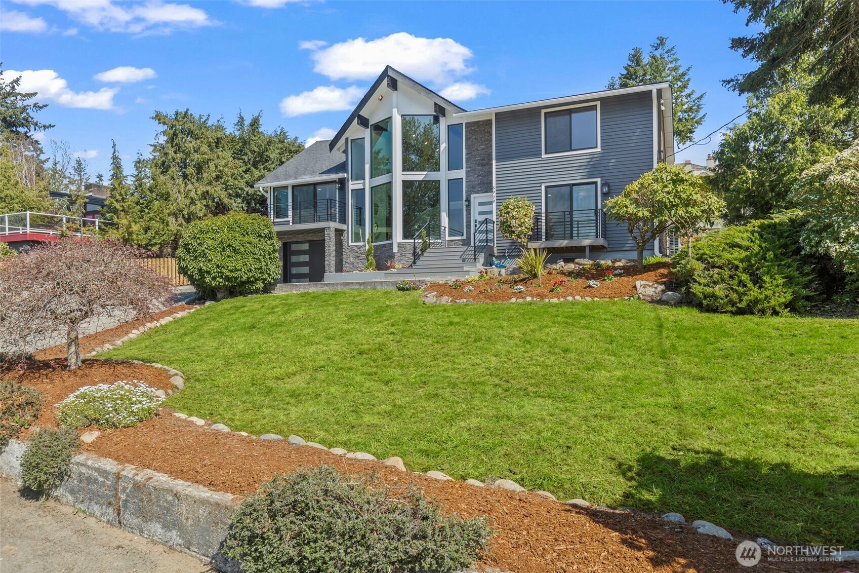 Tacoma, Washington 98422, United States, 4 Bedrooms Bedrooms, ,4 BathroomsBathrooms,Residential,Active,165150