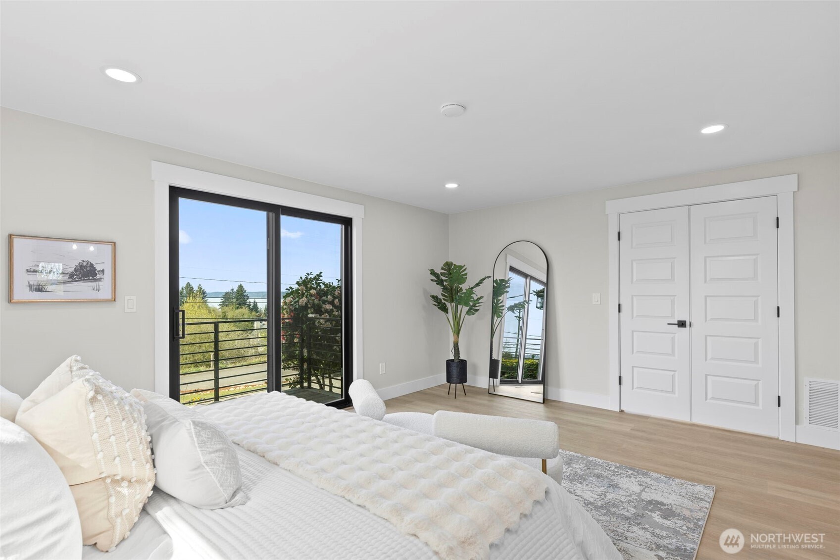 Tacoma, Washington 98422, United States, 4 Bedrooms Bedrooms, ,4 BathroomsBathrooms,Residential,Active,165150