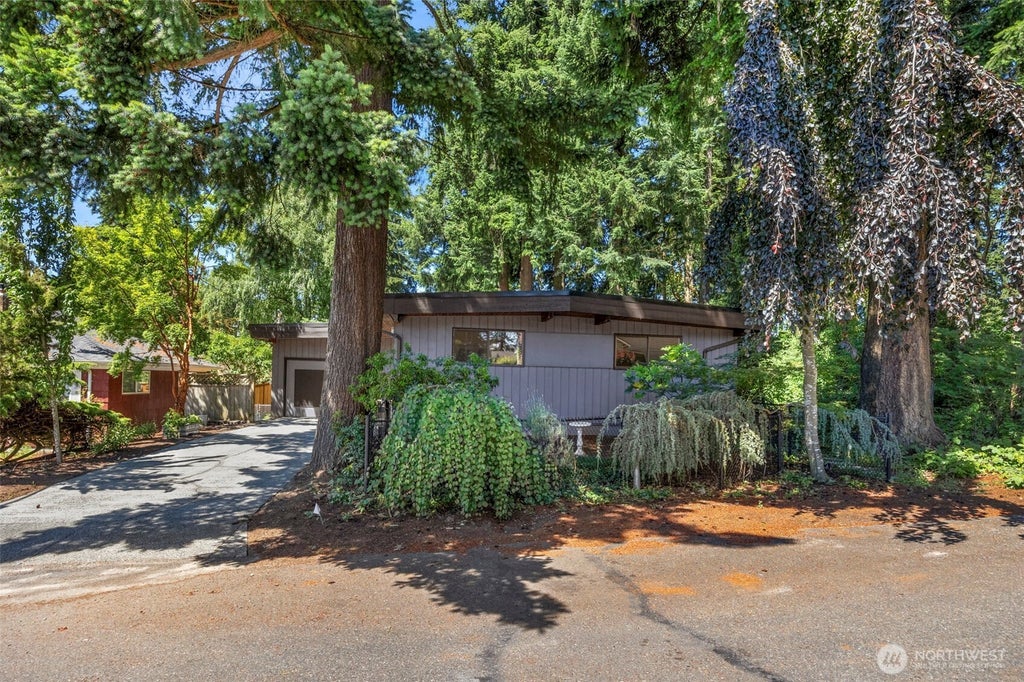 Photo of 12521 2nd Avenue NE, Seattle, WA 98125 (MLS # 2584390)