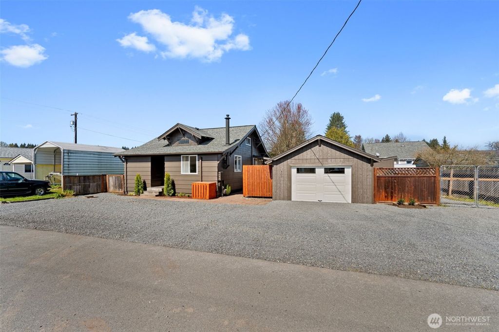 Photo of 430 Maple Street, Toledo, WA 98591 (MLS # 2505955)