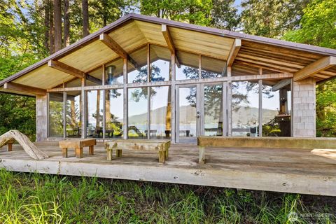 Photo of 48 Eliza Island Is, Bellingham, WA 98226 (MLS # 2517733)