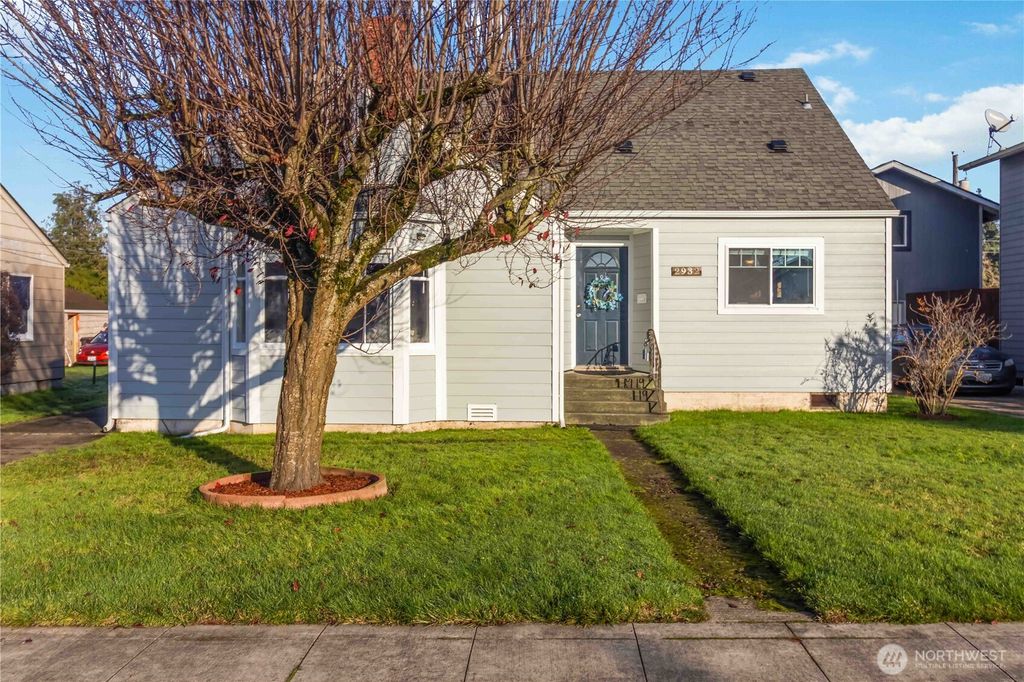 Photo of 2932 Fir Street, Longview, WA 98632 (MLS # 2461554)