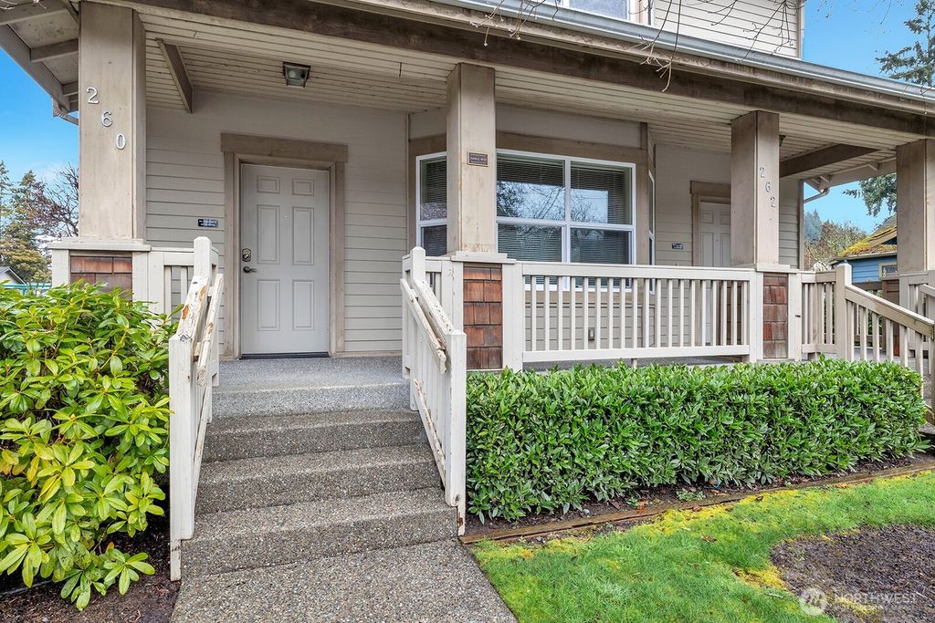 Photo of 260 SE Andrews Street, Issaquah, WA 98027 (MLS # 2489552)