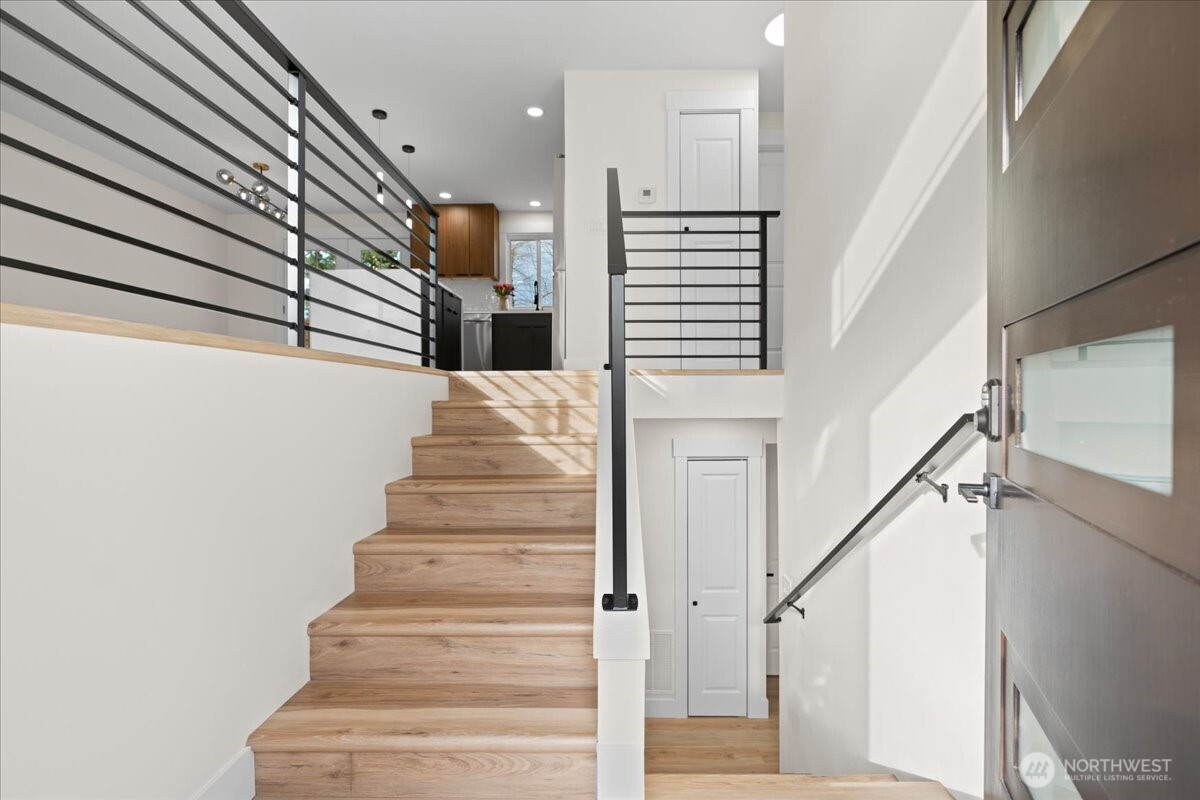 5055 W 33rd Court NE