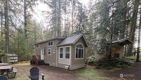 Photo of 1021 N Potlatch Dr, Hoodsport, WA 98548 (MLS # 2487272)