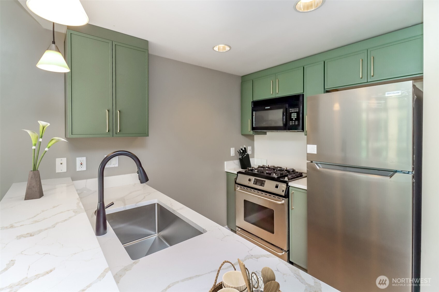 2929 1st Avenue 815