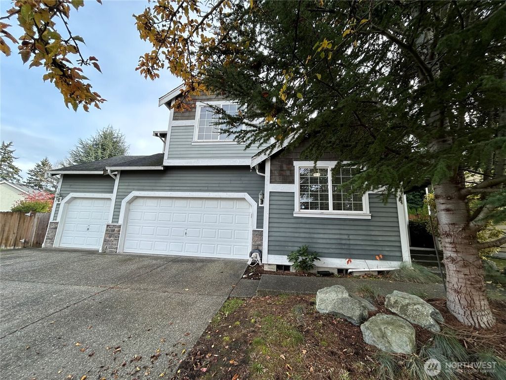 Photo of 31114 29th Court SW, Federal Way, WA 98023 (MLS # 2457141)