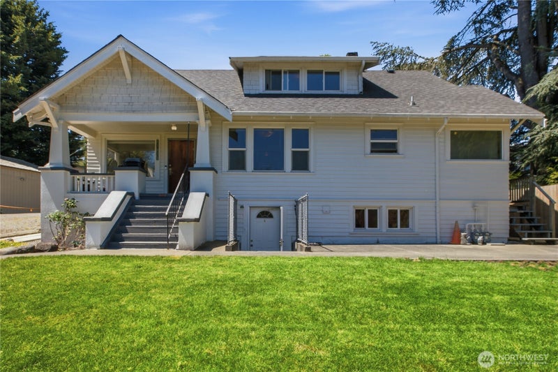 13025 Ambaum Boulevard SW A & B
