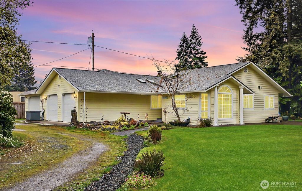 Photo of 6428 201st Avenue SW, Centralia, WA 98531 (MLS # 2517000)