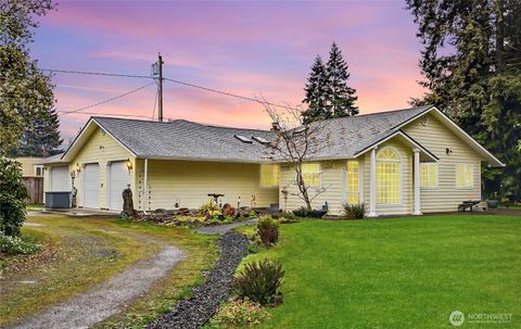 Photo of 6428 201st Avenue SW, Centralia, WA 98531 (MLS # 2517000)