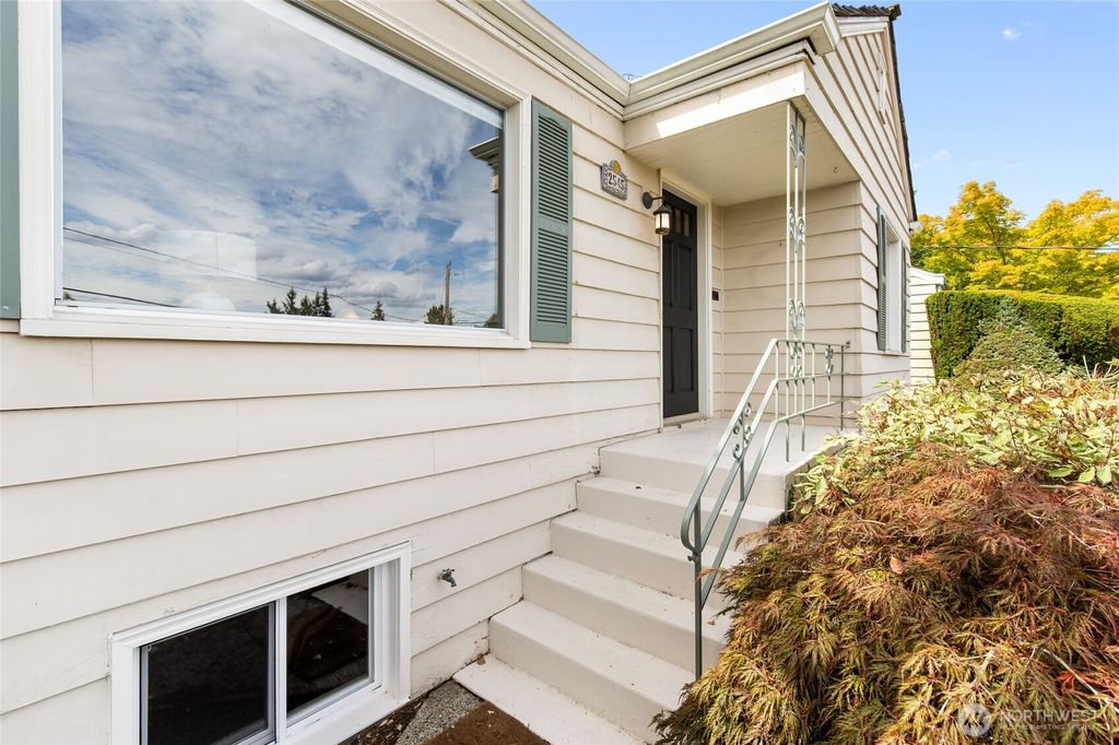 Photo of 2545 36th Avenue W, Seattle, WA 98199 (MLS # 2408581)