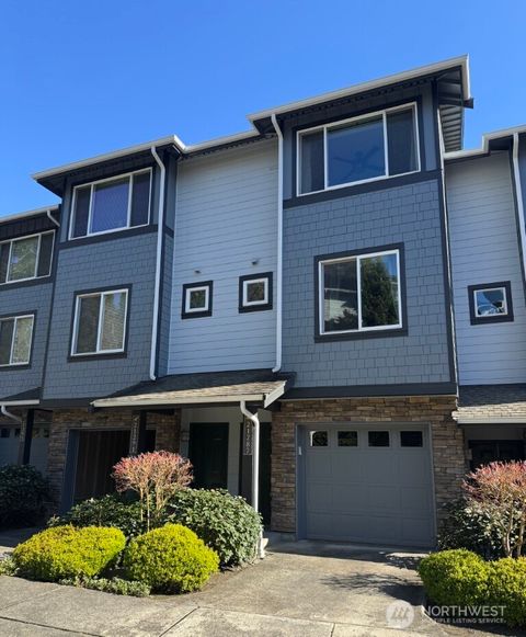 Photo of 21287 SE 42nd Lane, Issaquah, WA 98029 (MLS # 2506059)
