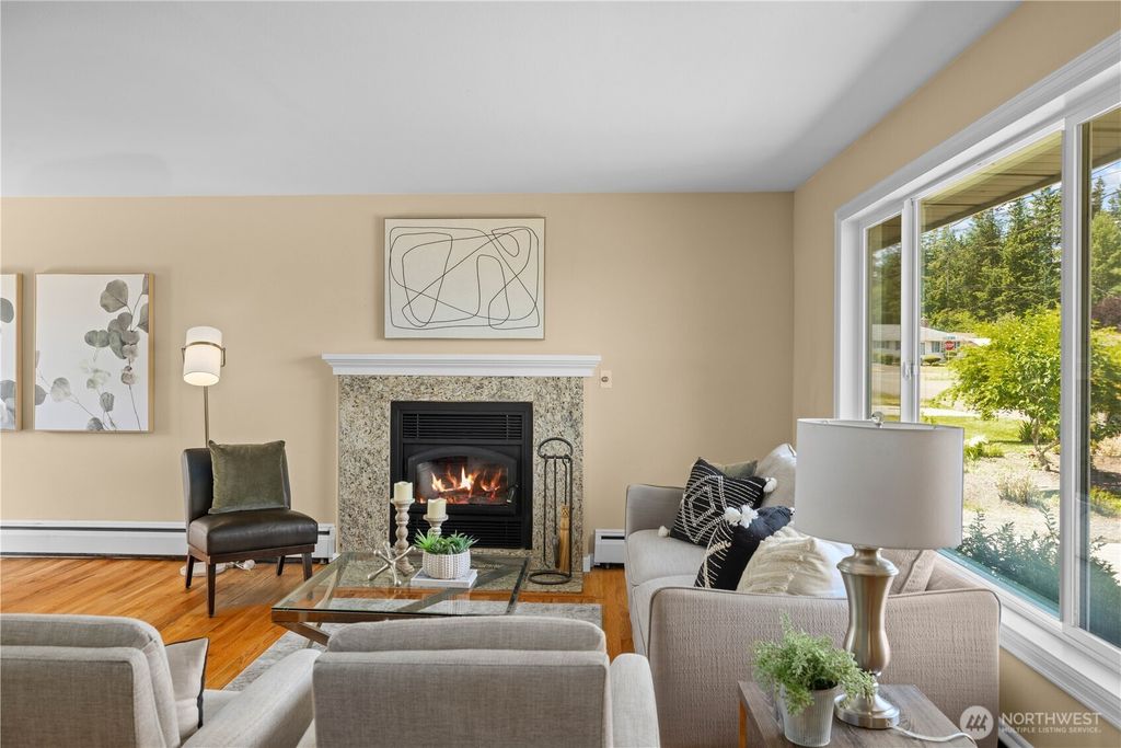 Photo of 4961 Vesper Drive, Everett, WA 98203 (MLS # 2379306)