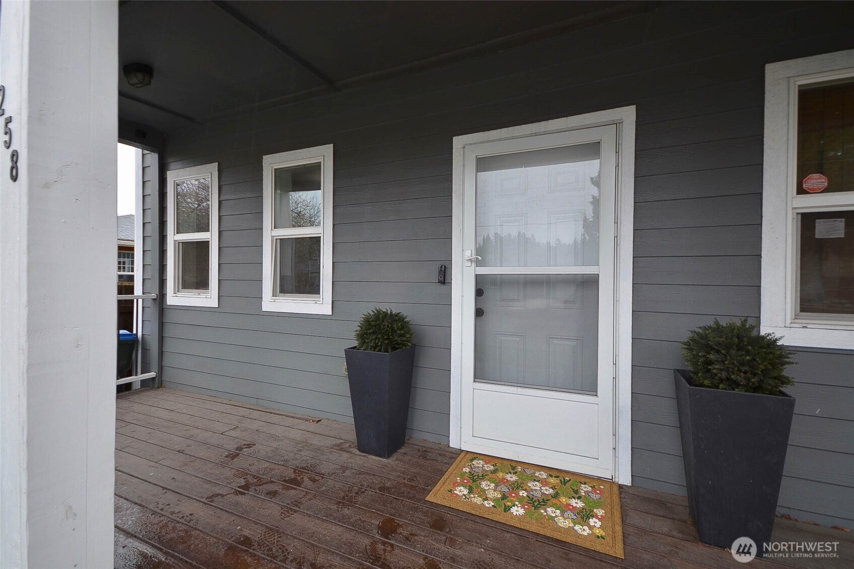 258 Wichman Street S