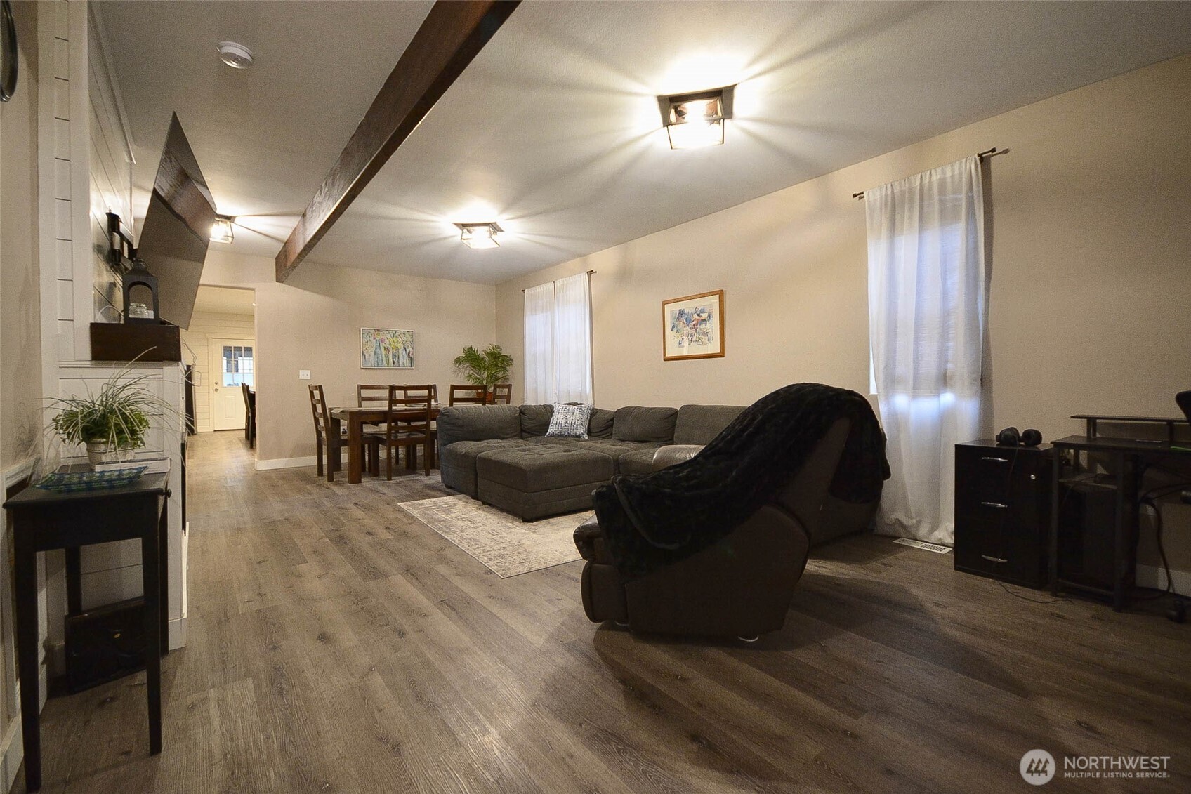 258 Wichman Street S