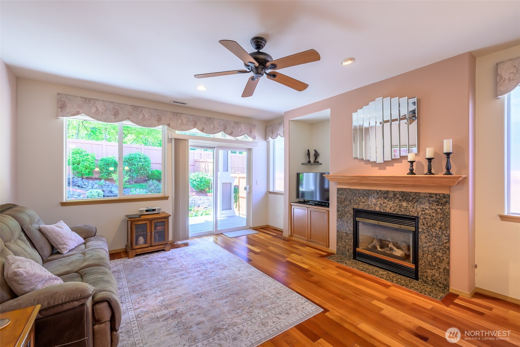 8313 Bainbridge Loop NE