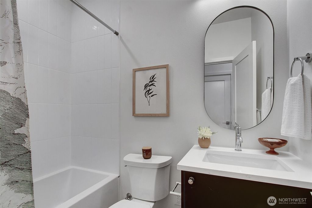 listing image 9362284954606816935