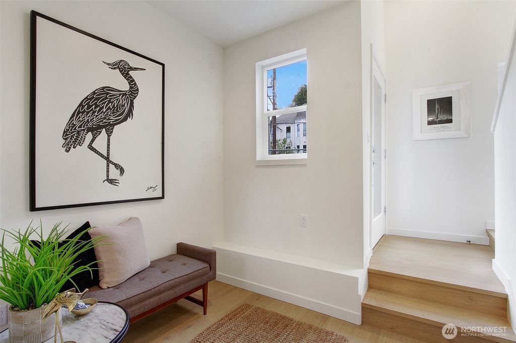 listing image 9366025889470029781