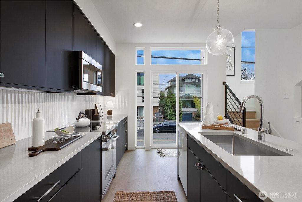 listing image 9366727157815708053