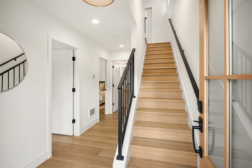 Photo of 4006 Midvale Avenue N, Seattle, WA 98103 (MLS # 2365232)