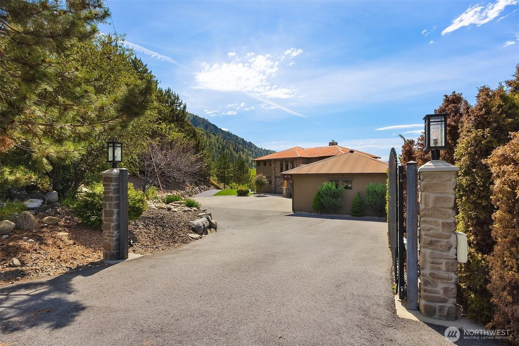 Photo of 23195 Columbia Pointe Lane, Orondo, WA 98843 (MLS # 2487726)