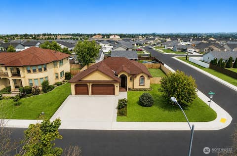 Photo of 333 N Crestview DR, Moses Lake, WA 98837 (MLS # 2562294)