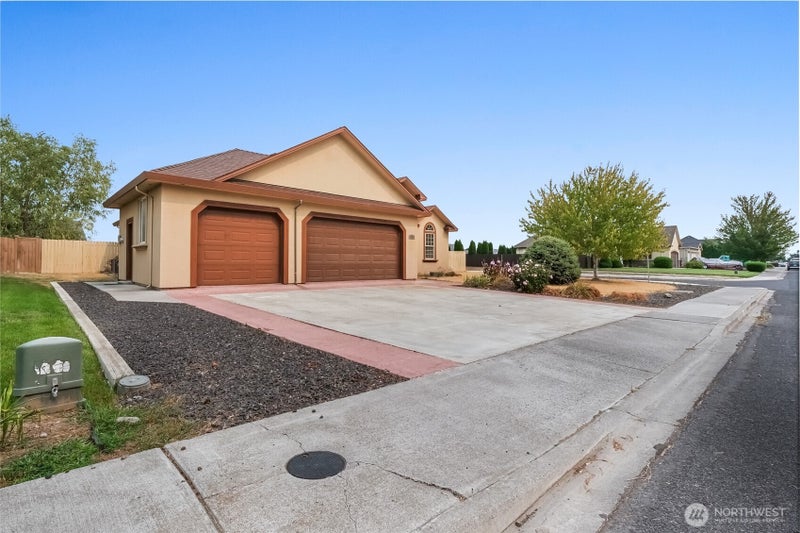 333 N Crestview