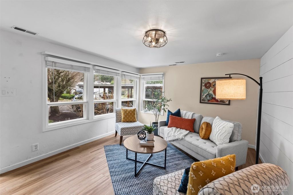 Photo of 1226 S 130th Place, Burien, WA 98168 (MLS # 2343177)