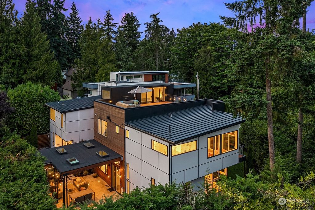 Photo of 7227 93rd Avenue SE, Mercer Island, WA 98040 (MLS # 2148723)