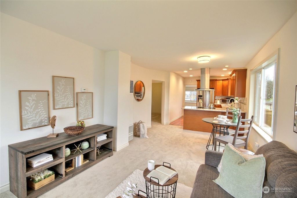 Photo of 3521 S Bennett Street, Seattle, WA 98118 (MLS # 2190104)