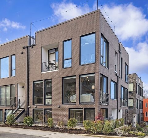 Photo of 73 E Lynn St St, Seattle, WA 98102 (MLS # 2490729)