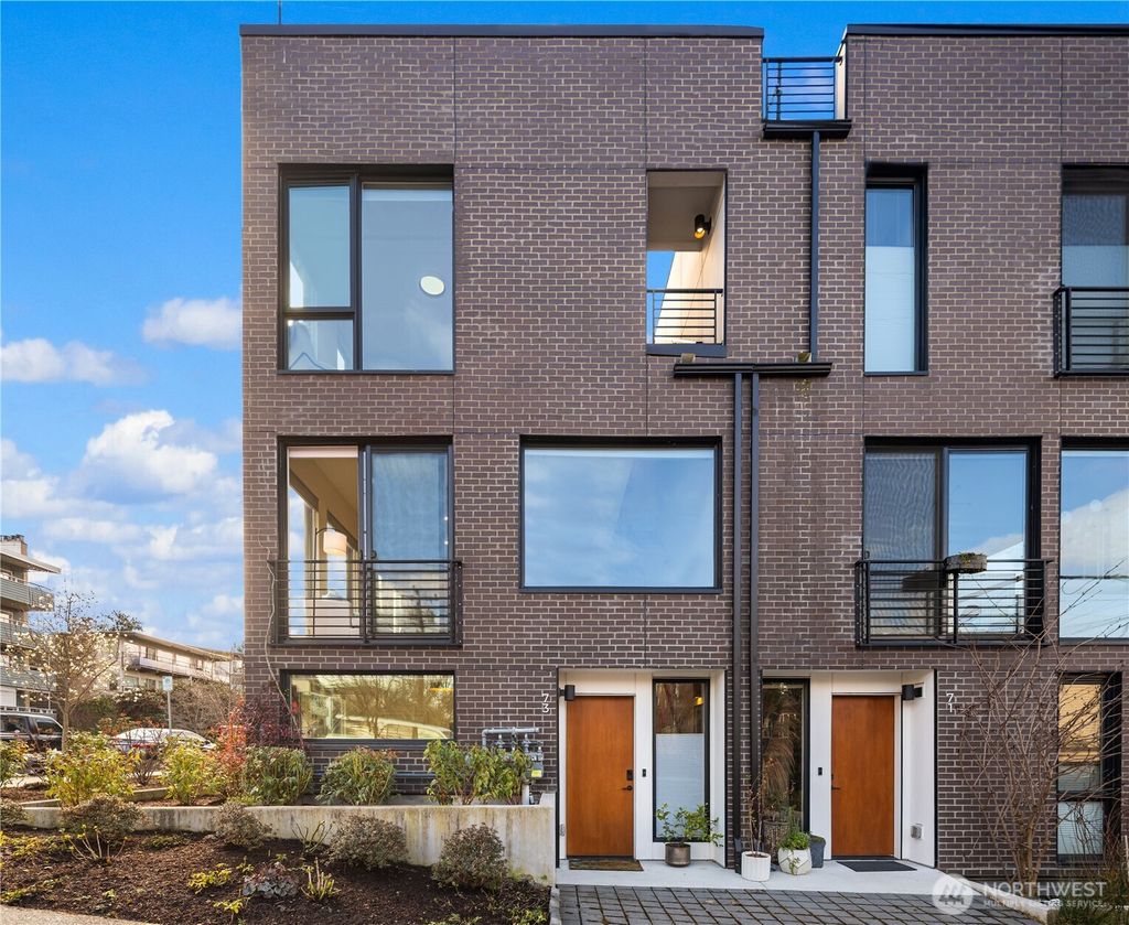 Photo of 73 E Lynn St St, Seattle, WA 98102 (MLS # 2490729)