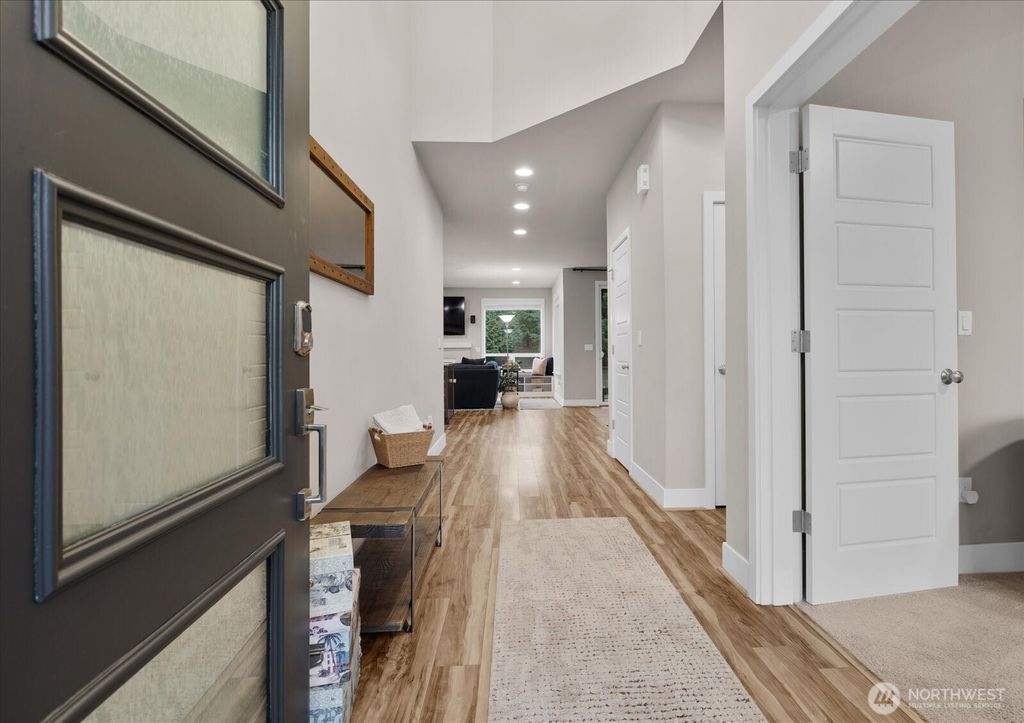 Photo of 715 153rd Street SW, Lynnwood, WA 98087 (MLS # 2490842)