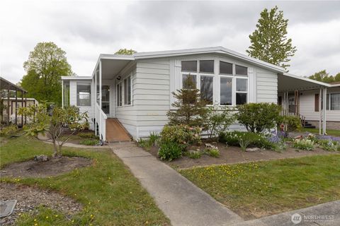 Photo of 2725 E Fir Street #112, Mount Vernon, WA 98273 (MLS # 2510190)