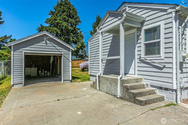 1516 S 272nd