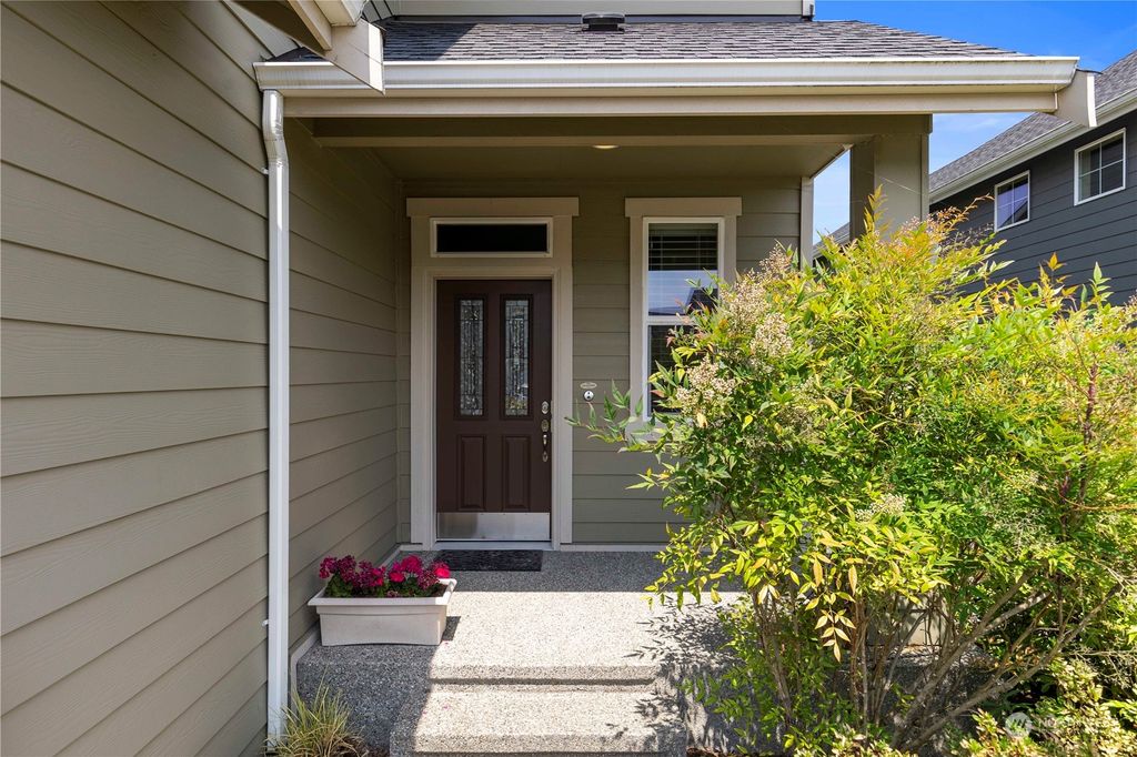 Photo of 8407 72nd Place NE, Marysville, WA 98270 (MLS # 2136521)