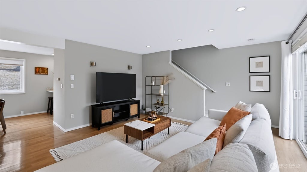 Photo of 12523 SE 30th Street, Bellevue, WA 98005 (MLS # 2567959)